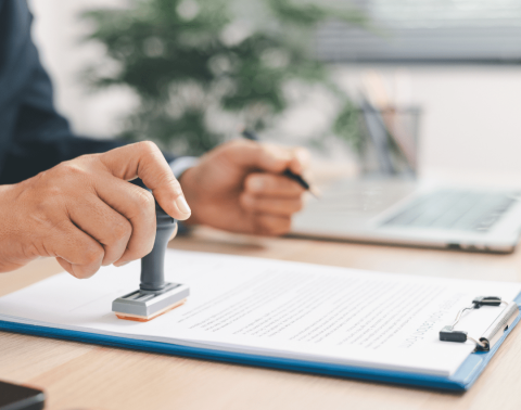 Iemand ze een stempel op papier